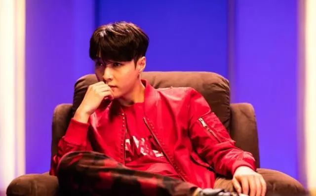 薛之謙最新帥照展現音樂才子魅力與時尚風采