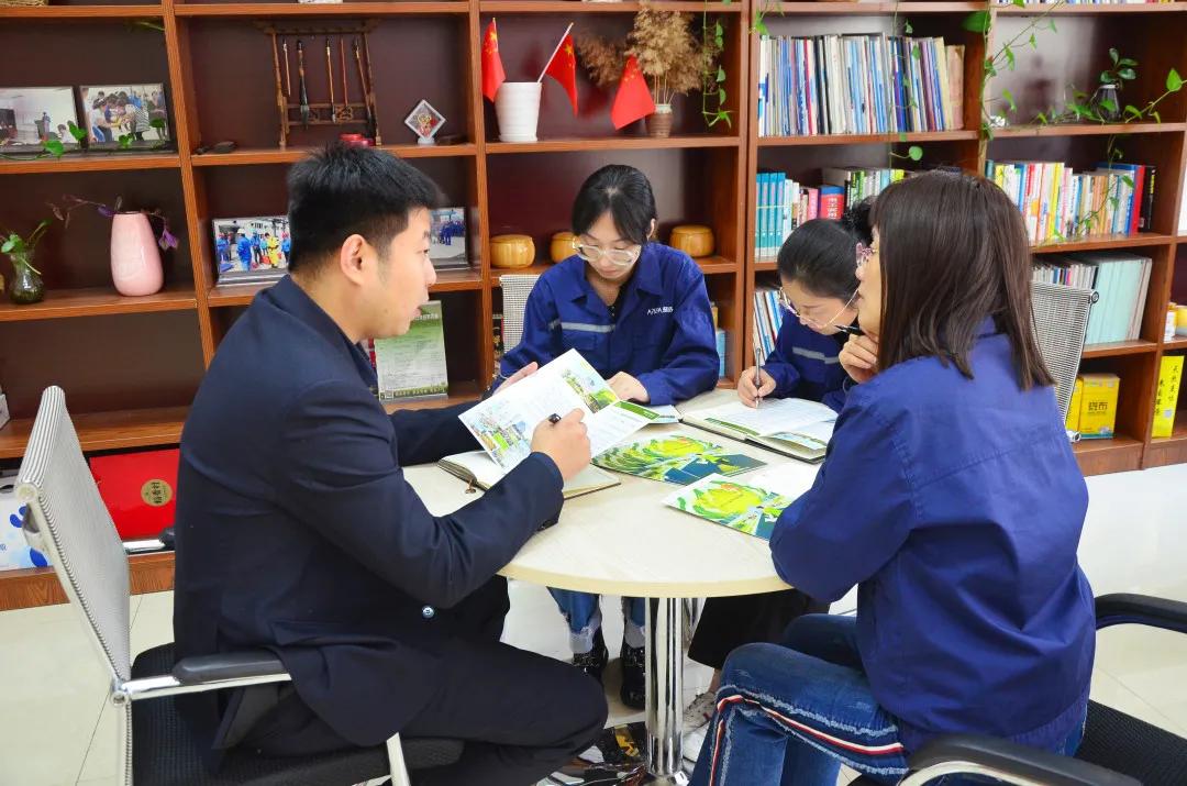 濱海招工奇遇，友情、陪伴與溫馨的濱海日常