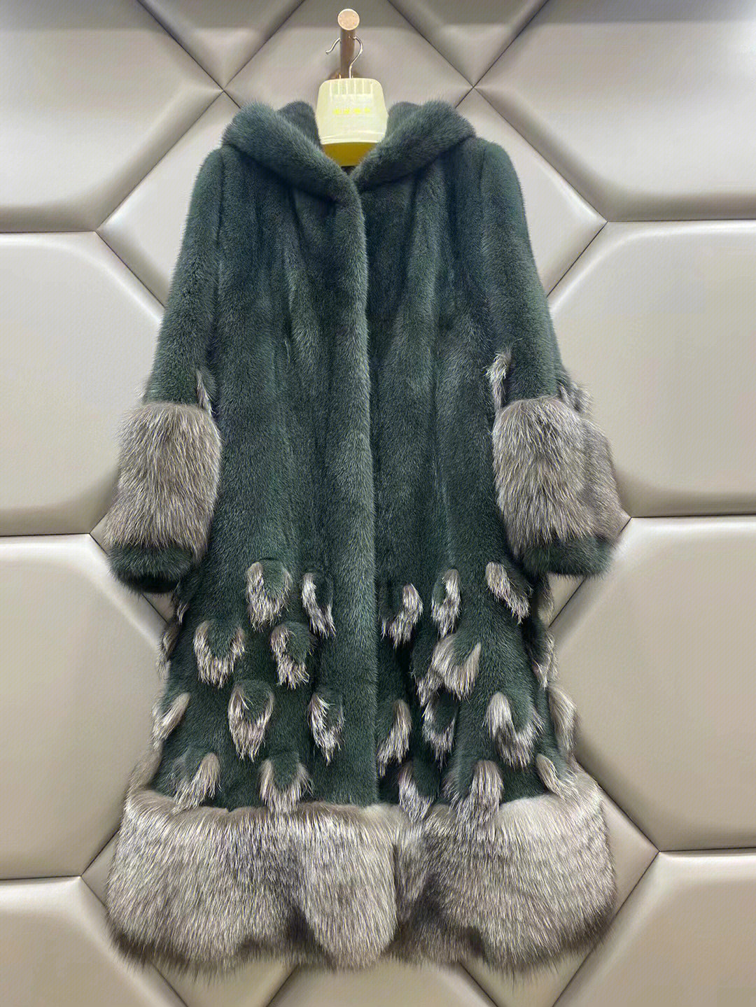 今年最新款水貂皮草，時尚與質感的完美融合風采展現