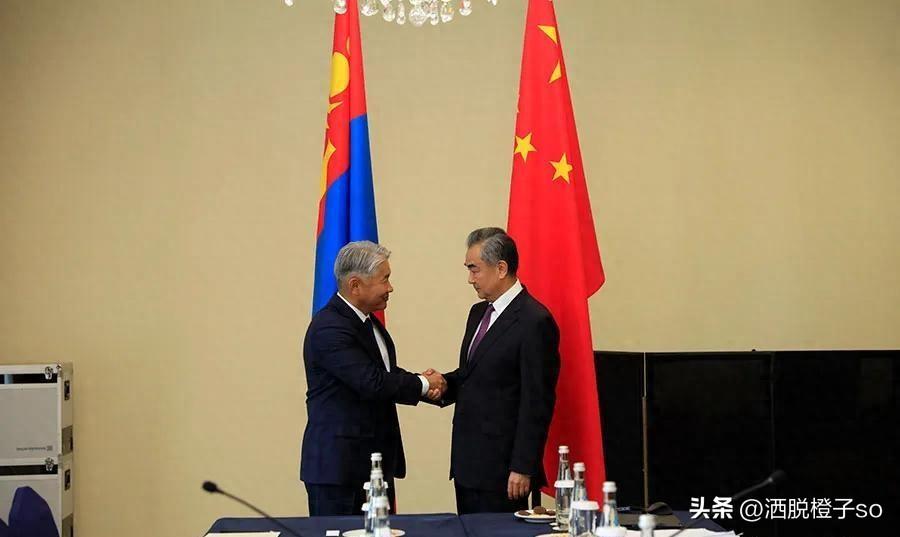 探索隱藏美食天堂，點(diǎn)心桌面最新版下載體驗(yàn)