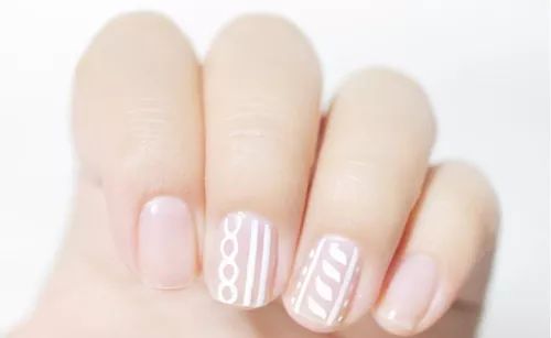 最新手指甲設(shè)計(jì)圖片大全及觀點(diǎn)論述