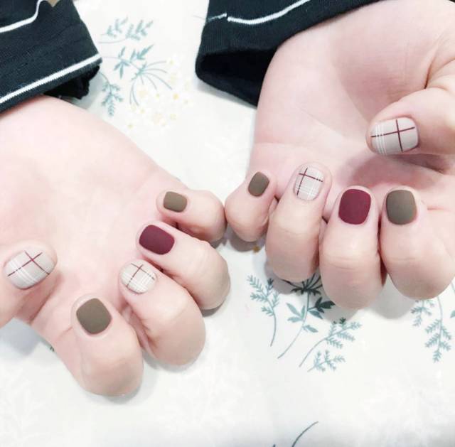 最新手指甲設(shè)計(jì)圖片大全及觀點(diǎn)論述