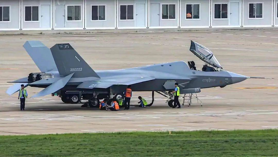 中國最新殲-35戰斗機，引領空中力量的新時代先鋒