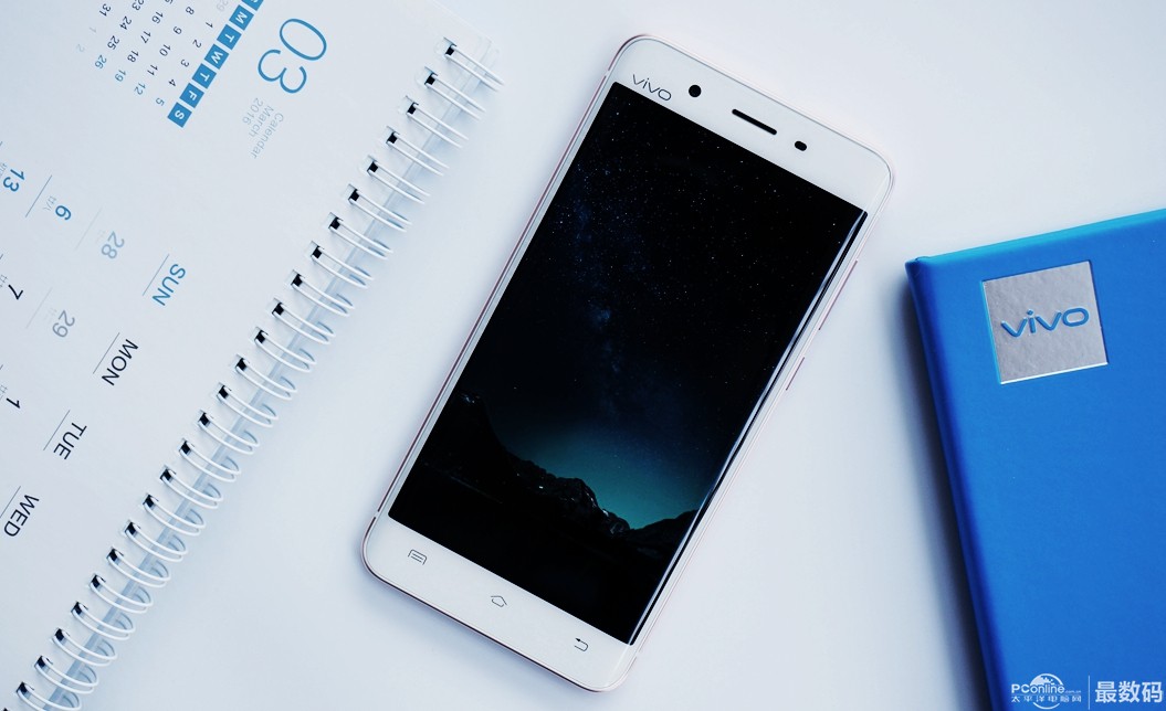 小紅書分享,步步高最新曲屏手機驚艷登場!