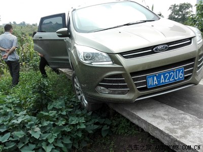 福特翼虎斷軸最新動態,驚喜發現于小巷深處