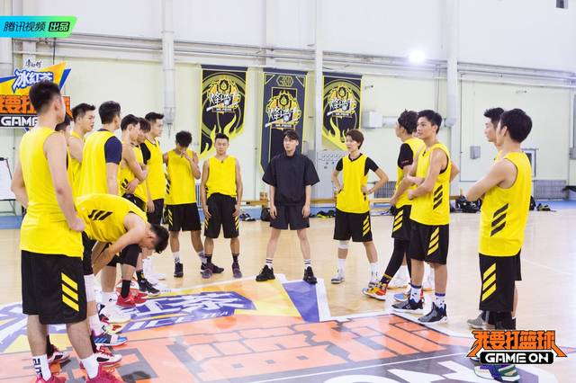 籃球大本營最新一期，球場上的溫情與歡樂時刻