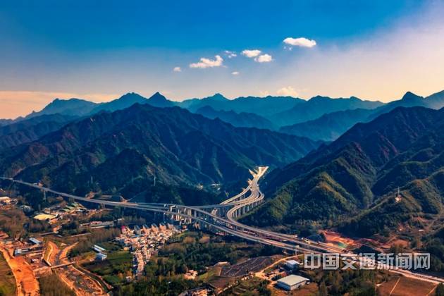 堯山至欒川高速建設(shè)進(jìn)展全面解析,最新消息匯總與解讀