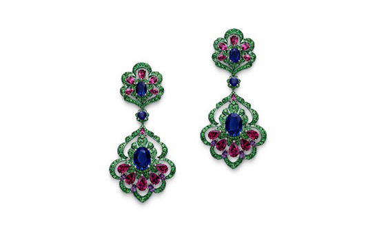 日本最新耳飾潮流，自信與成就之旅的時尚變遷