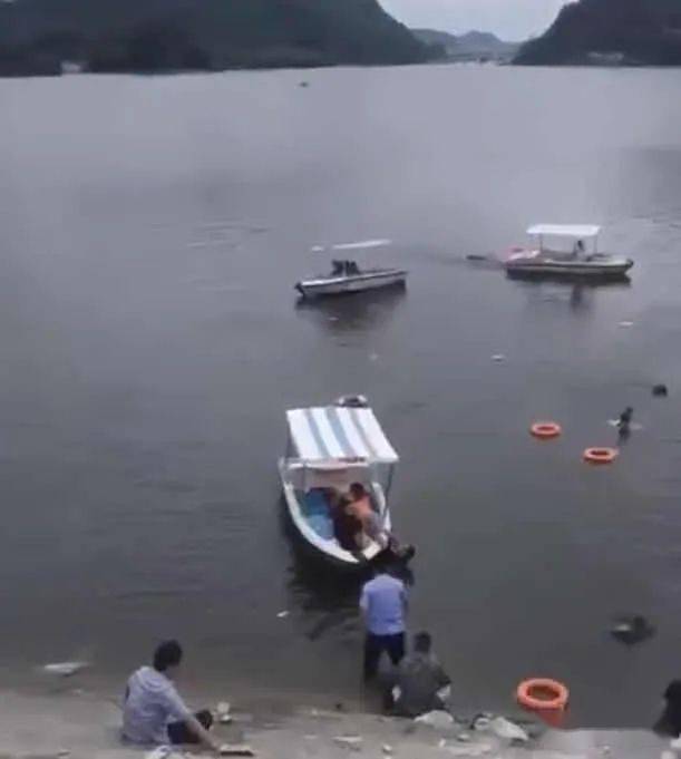 安順大巴水庫(kù)驚魂,人生變化與自信創(chuàng)造奇跡的奇跡故事