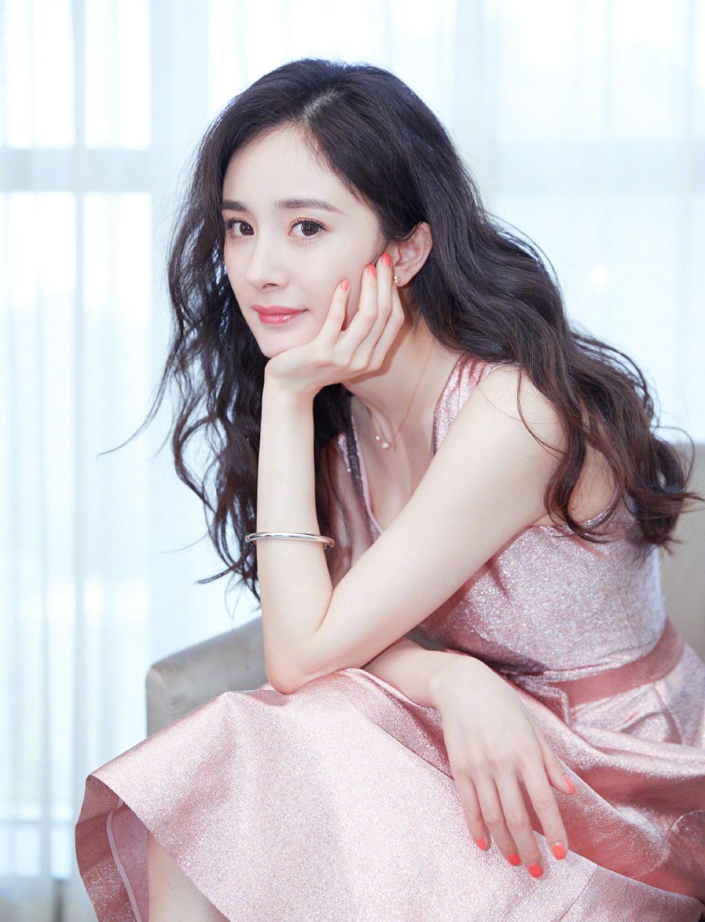 戚薇陳赫主演電視劇，友情與陪伴背后的溫馨日常揭秘