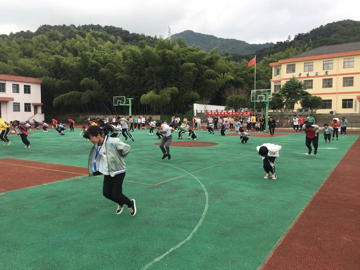 課間跑比賽，活力青春的較量時刻