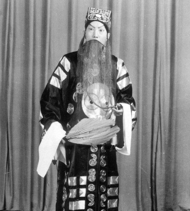 京劇名家施正泉，舞臺人生與平凡生活的韻味