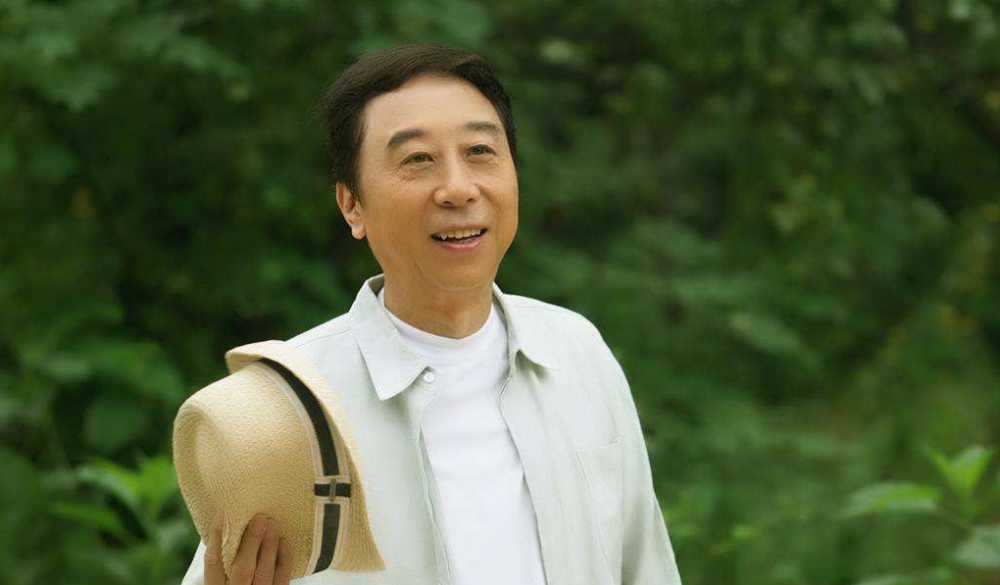 新小品演員的日常趣事揭秘，臺前幕后的歡樂瞬間