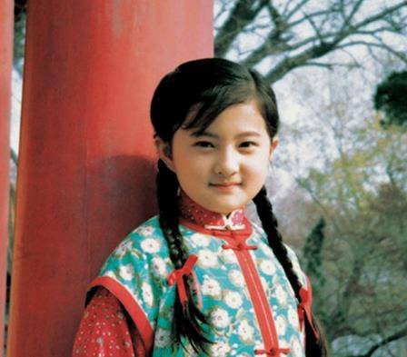 演藝之路的閃耀之星，演員婉君的傳奇故事