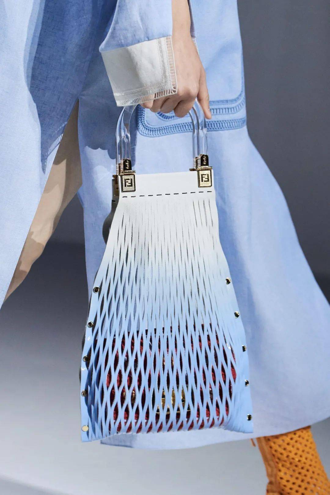 最新款時尚單品，小巷深處的隱藏寶藏大揭秘