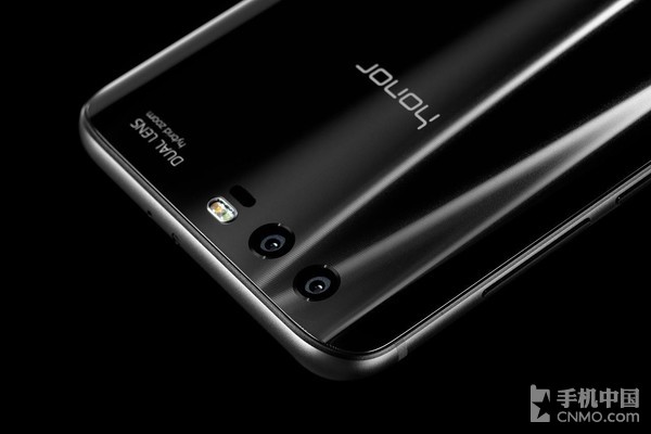 榮耀10上市日,科技與情感的溫馨相遇