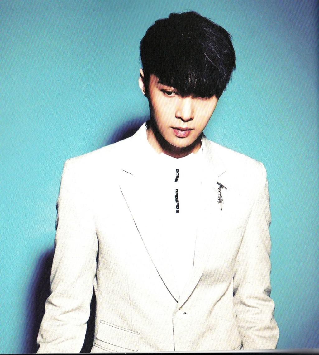 金珉錫最新寫真,展現(xiàn)變化、學(xué)習(xí)與自信的力量