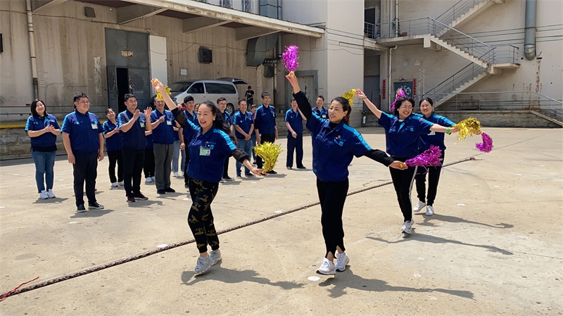 拔河比賽裁判手勢揭秘,自然美景下的競技之旅