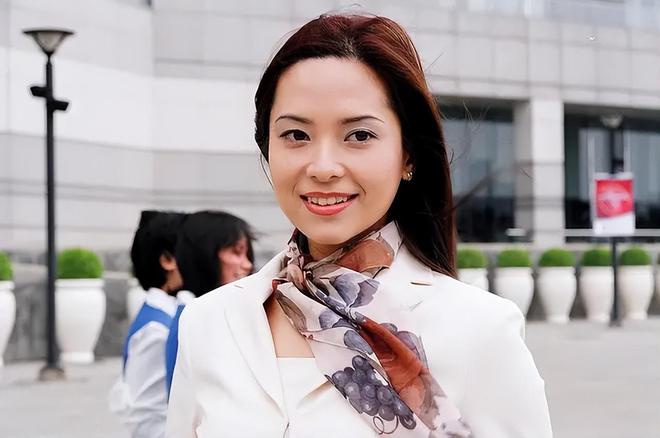 女演員被扛背后的辛酸與故事揭秘