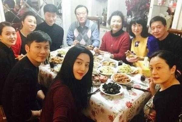 娛樂圈大明星，舞臺到人生的蛻變——自信與成就感的彰顯