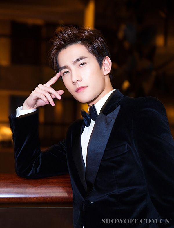 楊洋最新寫真——多維時尚魅力的展現