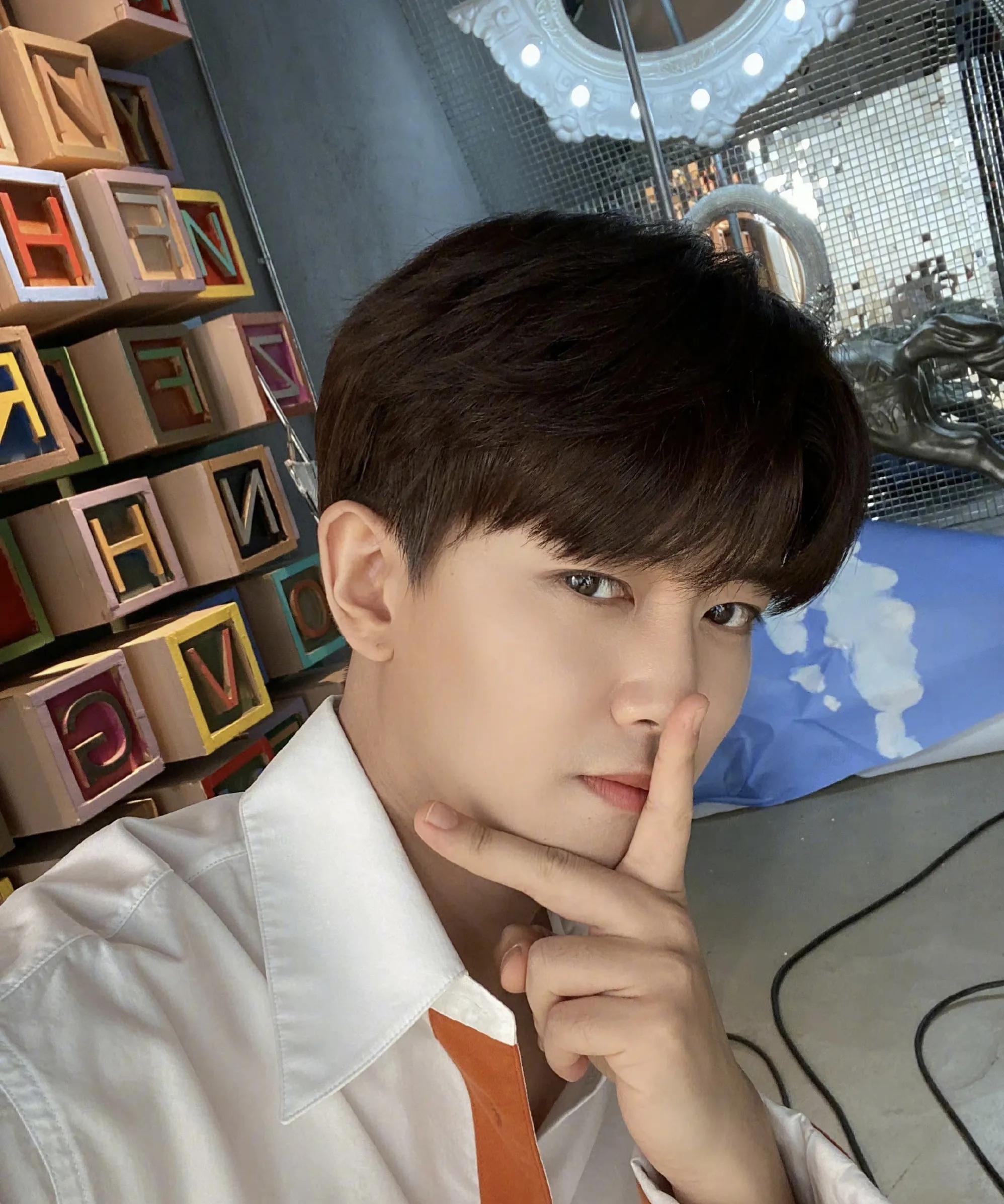 魅力四溢的男明星風采,最受歡迎男明星的魅力展示