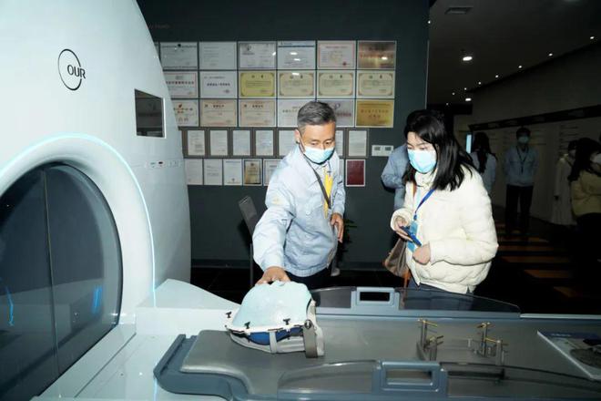 放療前沿技術揭秘與小巷特色小店的探秘之旅