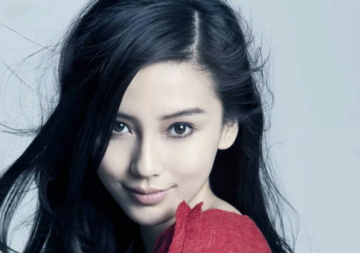 星光熠熠的世界，探索明星的璀璨之旅?