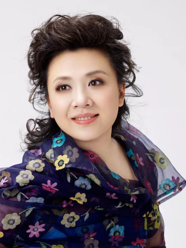 京劇名家袁慧琴的生平簡介，探尋中國京劇藝術之旅的向導