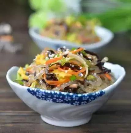 探索涼菜新境界,味覺盛宴與小巷深處的驚喜