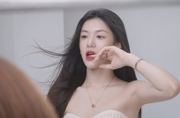 型態演員的舞臺魅力，演繹無限可能的藝術之旅