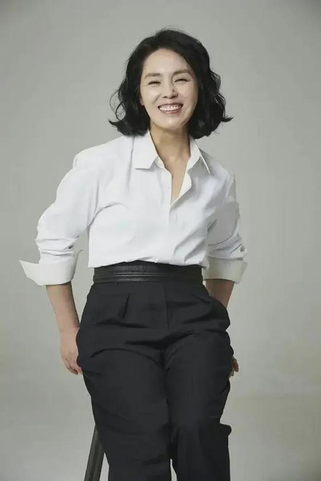 韓國中年女演員,小巷中的隱秘魅力