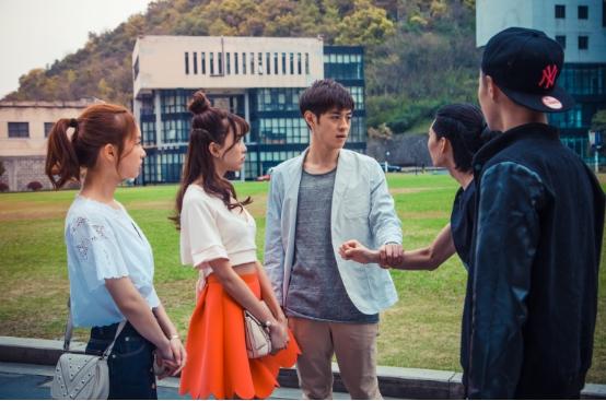 校花貼身高手最新，自信與成就感的成長之旅