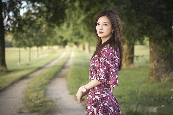 趙薇最新日常溫馨之旅,友情之花盛開,新動態揭秘