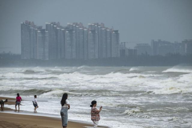 海南臺風最新動態(tài)與小巷中的隱秘魅力