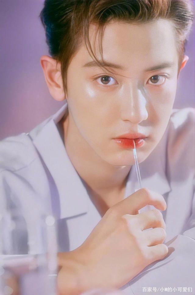 燦烈最新圖片，流行偶像形象下的個人觀點與風(fēng)采展現(xiàn)