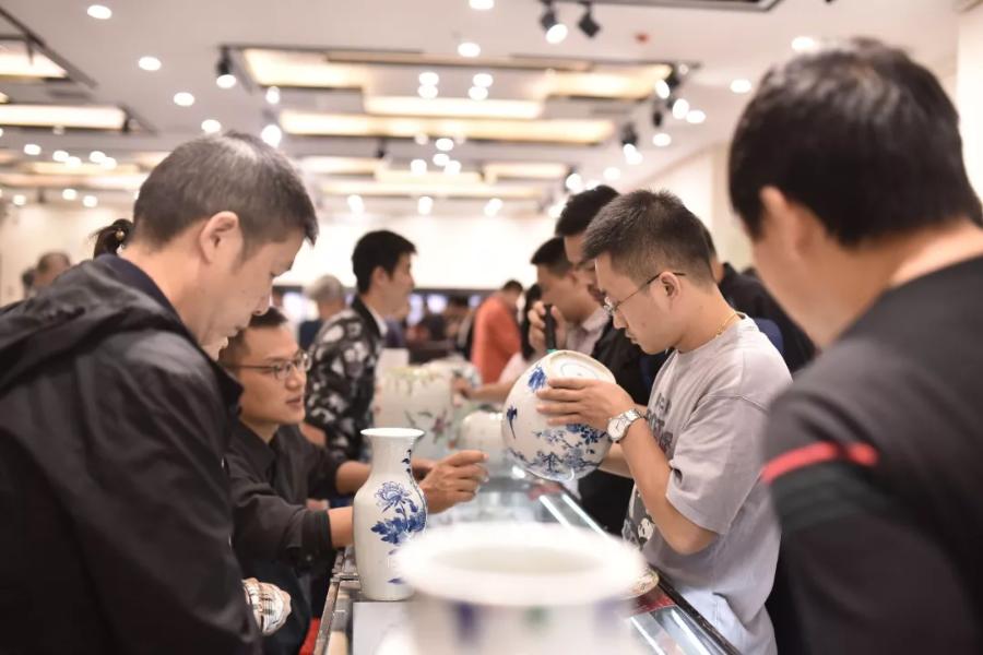 華山論鑒最新一期，變化的力量——自信與成就感的源泉探索