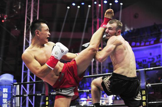 小虎鐵英華最新比賽,與大自然的深度對決