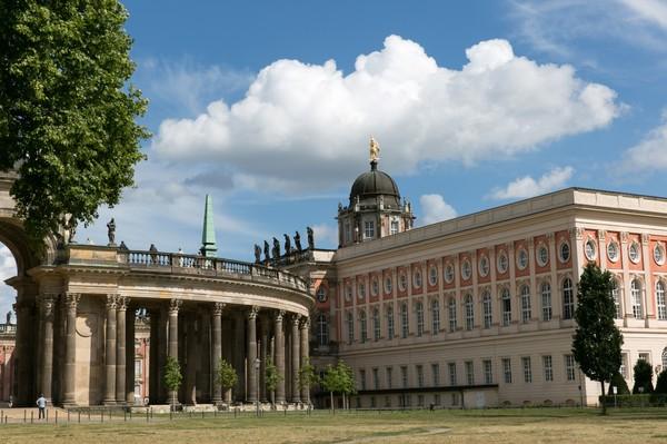 城市傳媒最新動態(tài)及獲取資訊詳細步驟指南