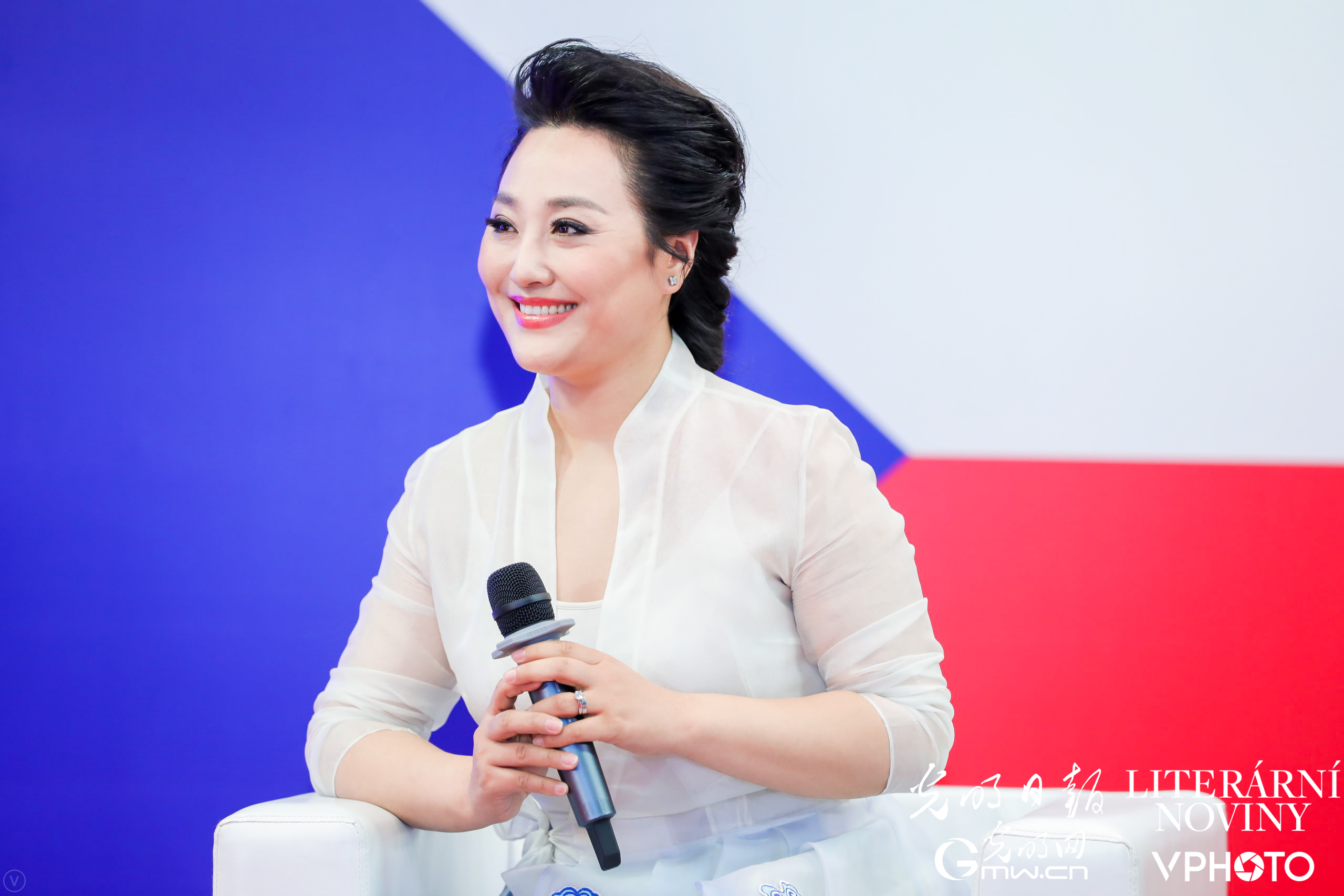 周曉琳最新視頻，時(shí)代之光下的璀璨明星風(fēng)采