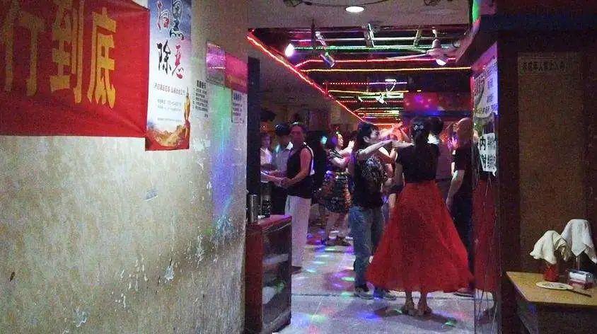 成都砂舞廳最新位置探秘之旅