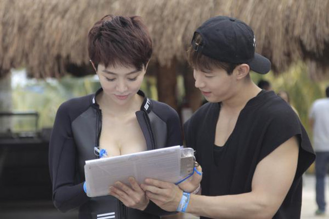 姜妍劉憲華最新動態揭秘,二人世界探秘與公眾觀點聚焦