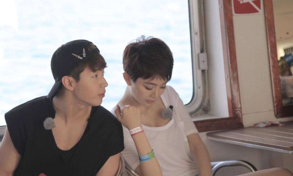 姜妍劉憲華最新動態(tài)揭秘,二人世界探秘與公眾觀點聚焦