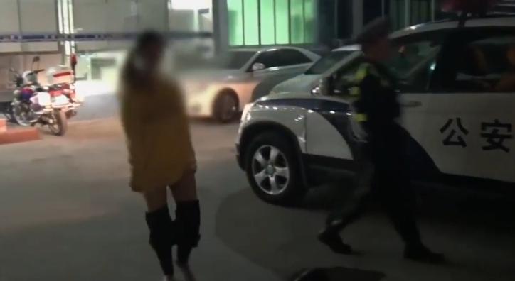 交警打人視頻錄像引發(fā)公眾監(jiān)督與理性探討的熱點(diǎn)關(guān)注