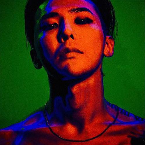 權志龍最新專輯探秘,小巷深處的音樂寶藏與封面圖片揭秘