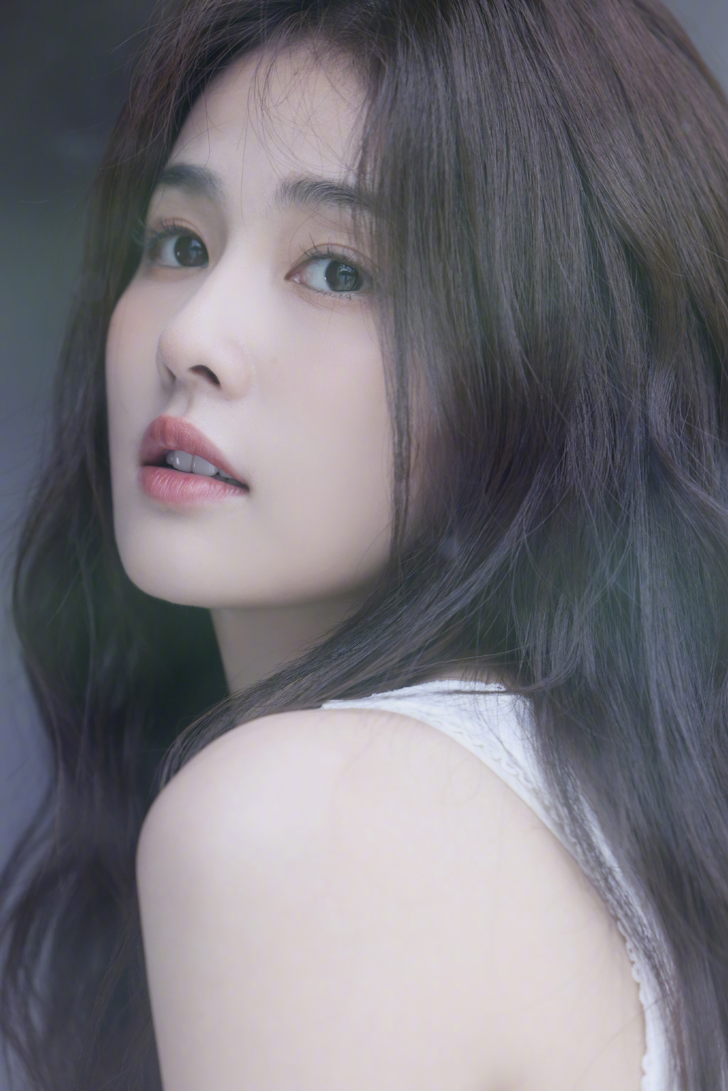 白鹿最新圖像,展現(xiàn)自信與成就,繪就變化之光輝畫卷