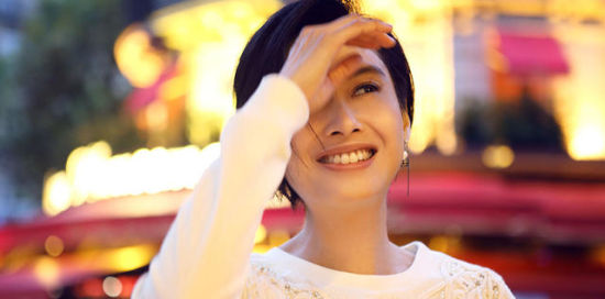 朱茵最新短發，自然美景之旅，探尋內心寧靜與平和的旅程