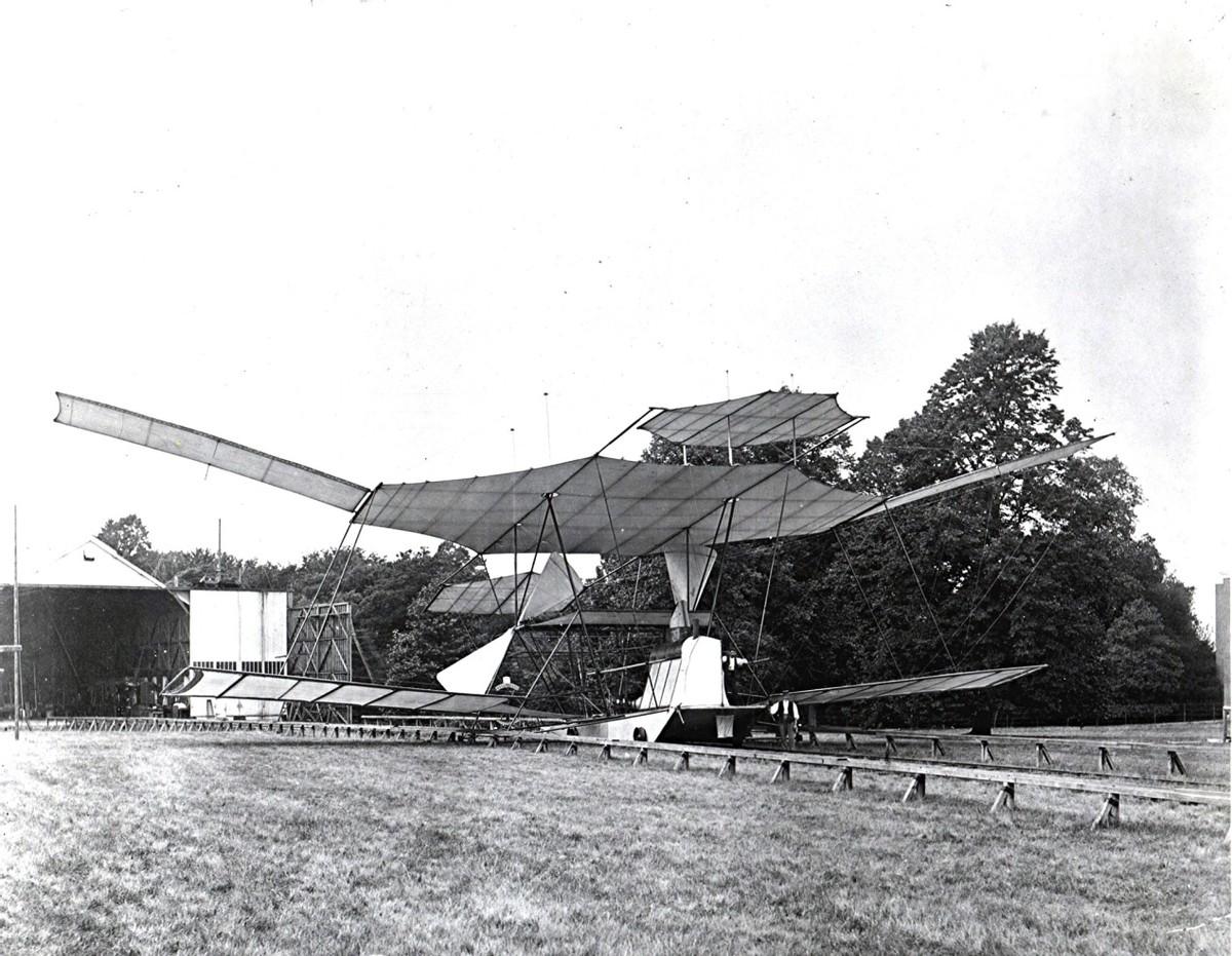 馬克沁最新引領潮流尖端，展現新風尚！