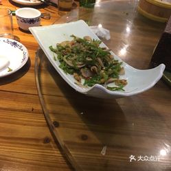 最新烤鴨餐具揭秘,引領美食新體驗!