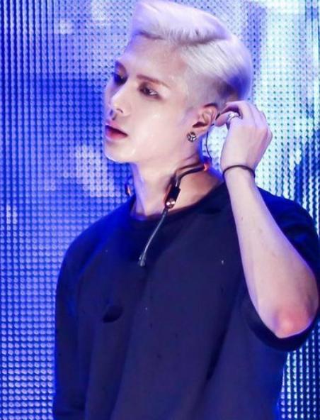 王哥最新，小巷美食秘境探索